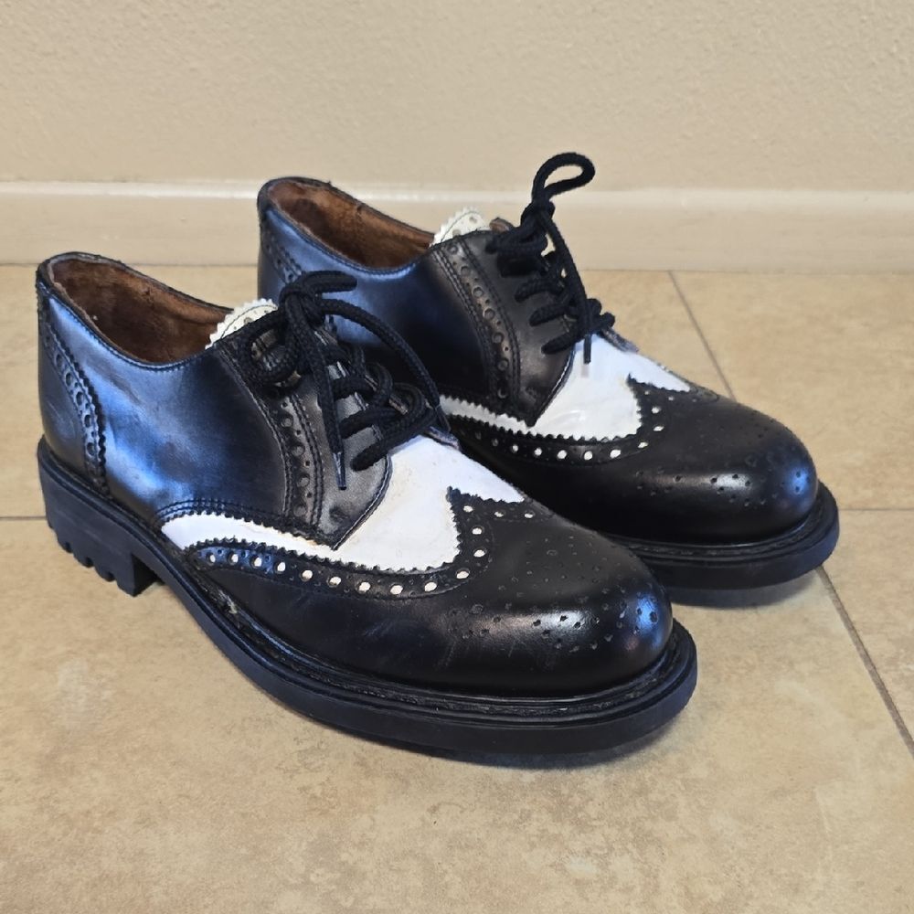 Kenneth Cole Black and White Oxfords Wingtip 9.5